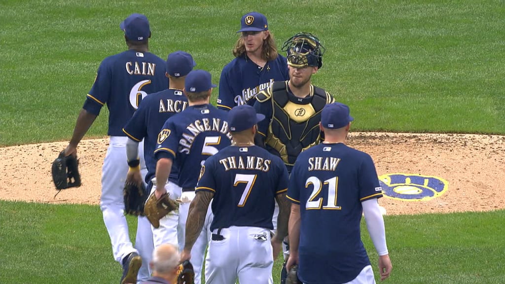 Photo Milwaukee Brewers Celebrate 65 Win Apparently, 50 OFF