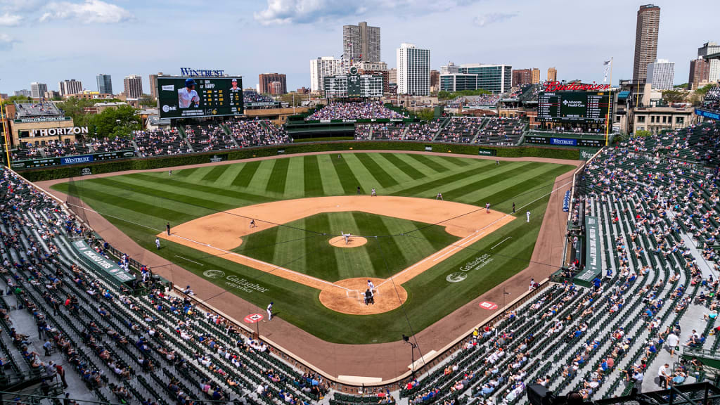 Wrigley Field opens to 60 percent capacity