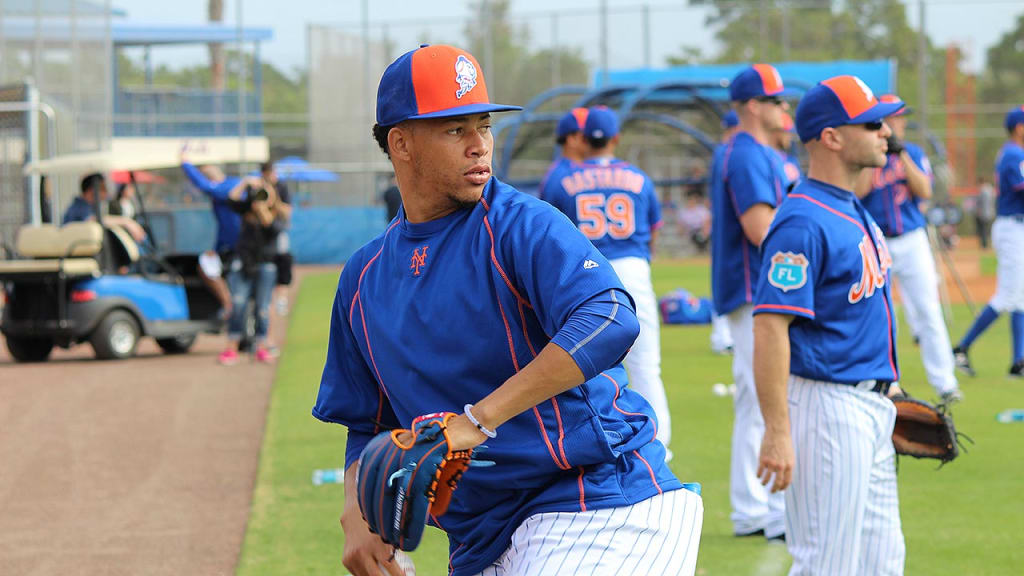 Hansel Robles sent Yoenis Cespedes texts about how happy he would be re-signing. (Anthony DiComo)