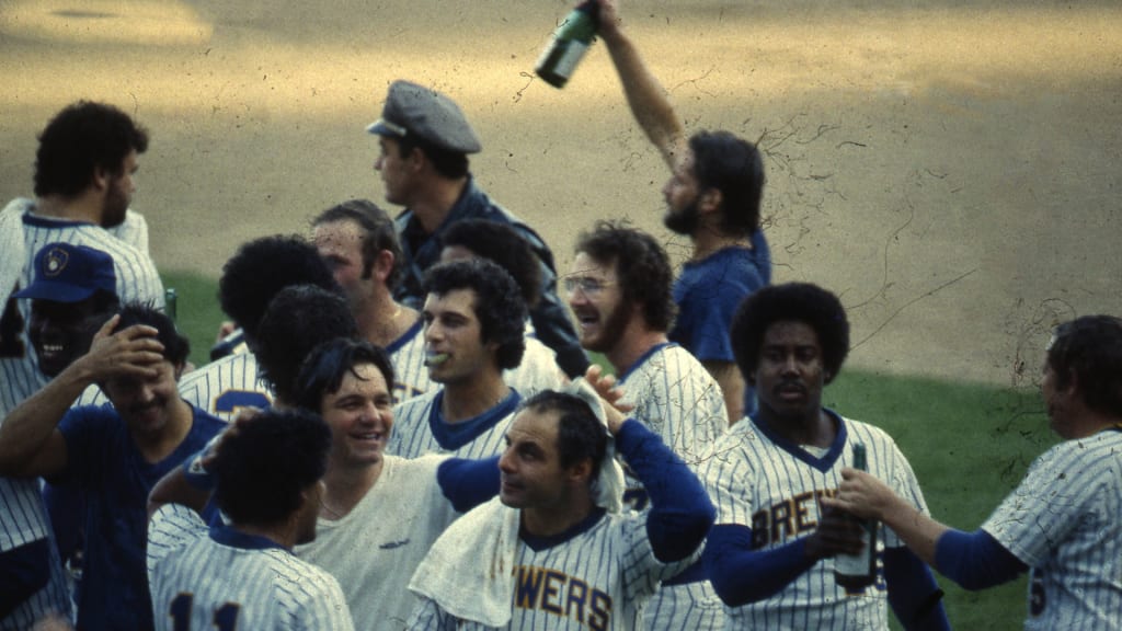 Brewers recall first postseason team in 1981