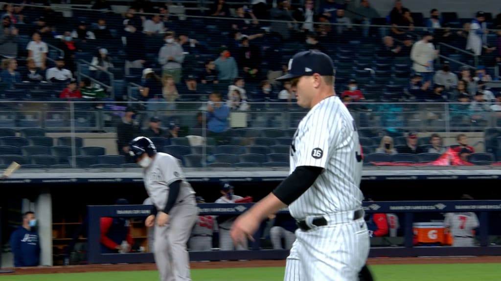 Slumping Yankees come through with late home runs to beat Royals 