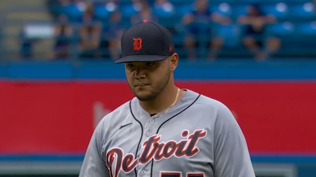 Detroit Tigers first baseman Prince Fielder, top left, adjusts the