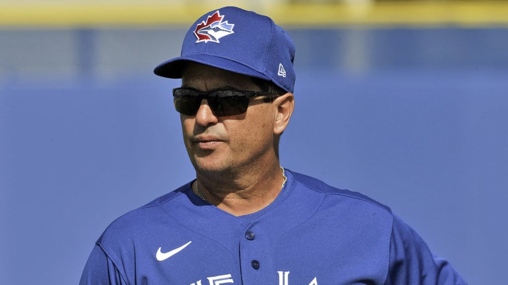 Blue Jays extend manager Charlie Montoyo through 2023