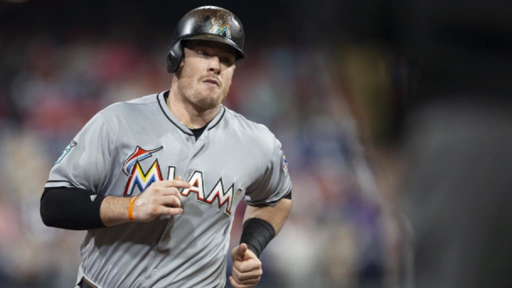 Phillies trade for Justin Bour