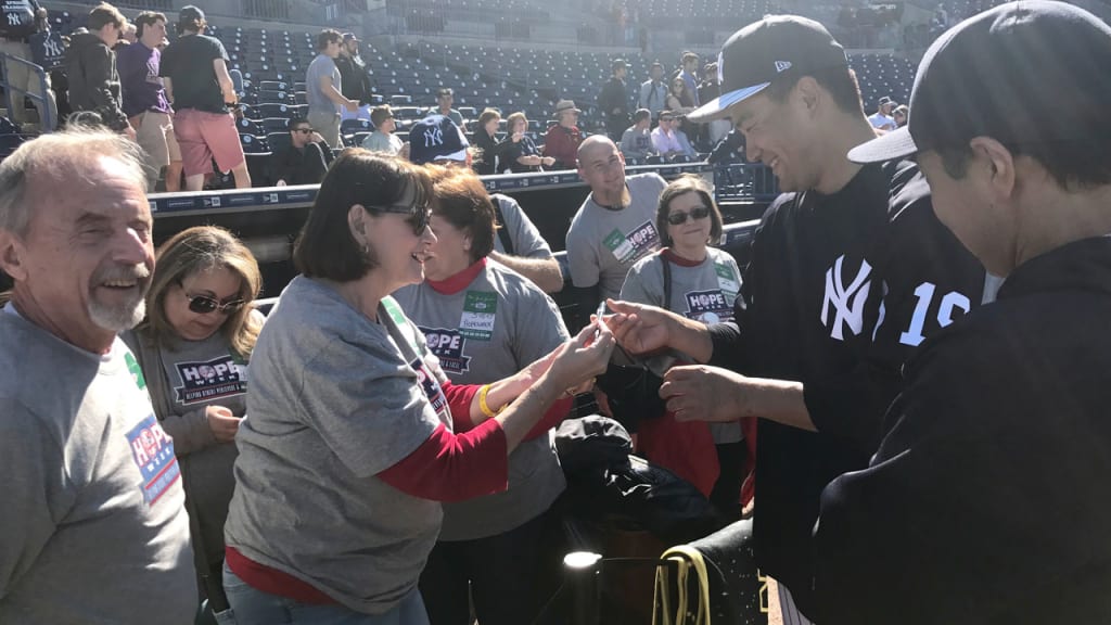 Blanket Tampa Bay now operates on a year-round basis and has already provided to more than 1,000 individuals in need. (Bryan Hoch/MLB.com)