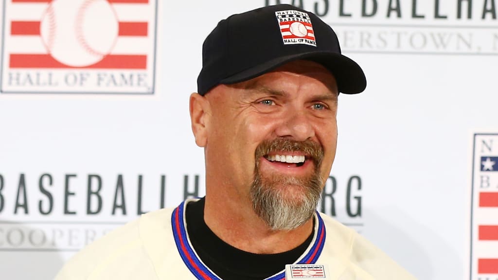 Larry Walker to wear Rockies cap on HOF plaque: 'It was a hard