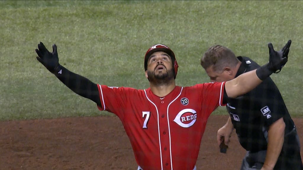 Eugenio Suarez hits 3 home runs, leads Cincinnati Reds past