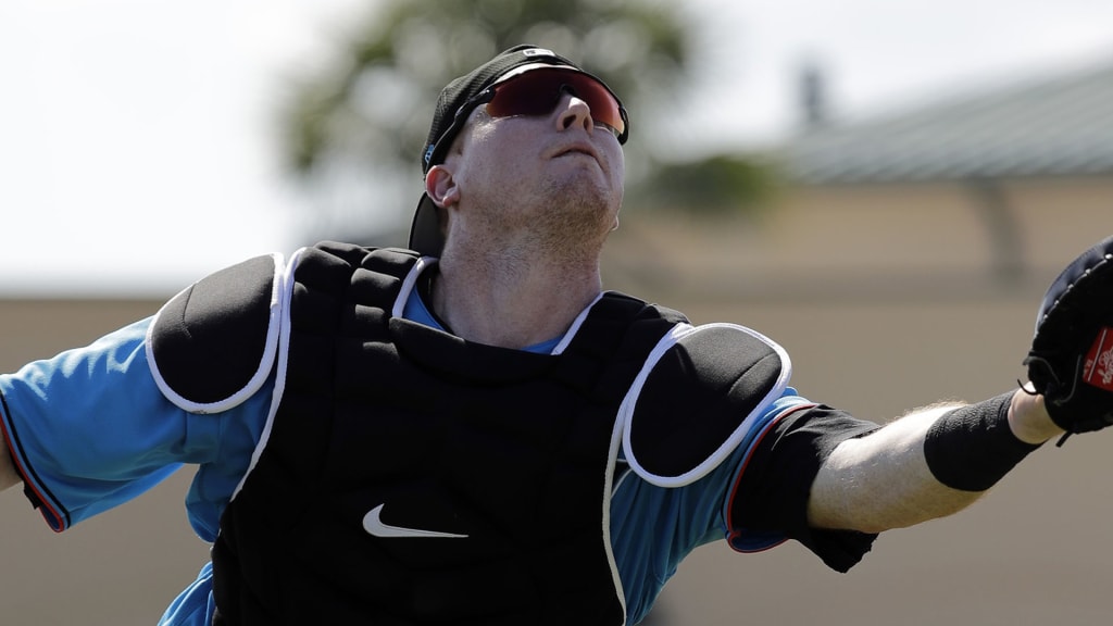 Miami Marlins 'set' at catcher with Jorge Alfaro, Chad Wallach