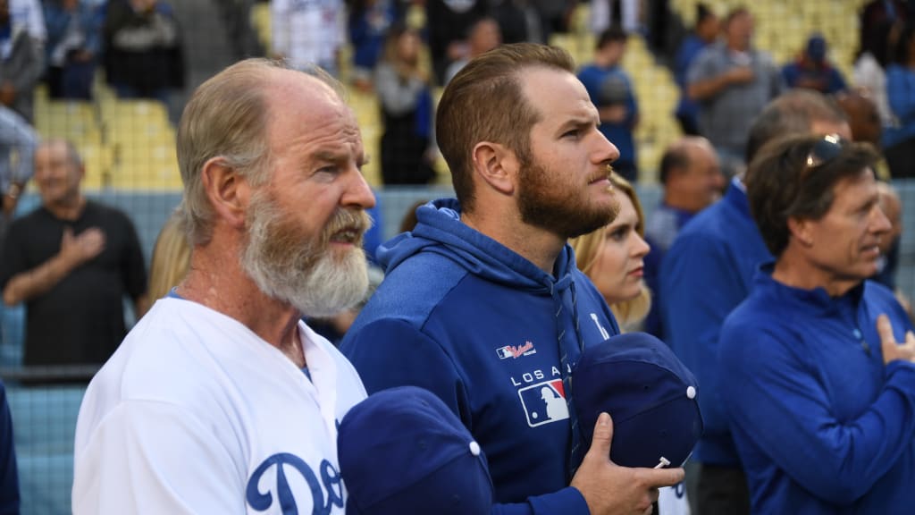 Max Muncy credits father with Major League career