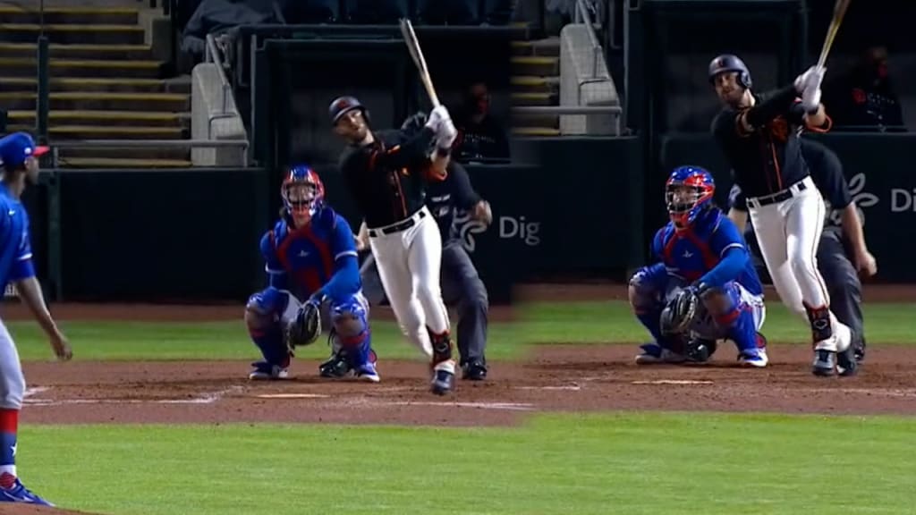 Giants catcher Buster Posey hits a genuinely impossible-looking home run  vs. Padres