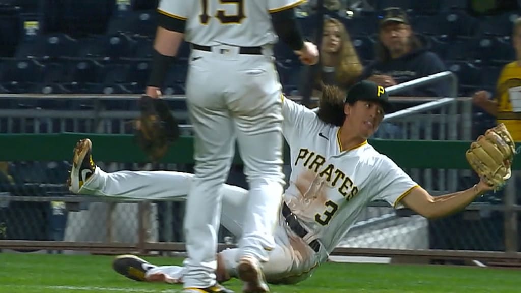 Pirates shortstop Cole Tucker steals everyone's girlfriend with majestic  head-first slide into second base, This is the Loop