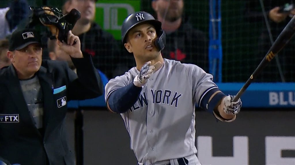 Giancarlo Stanton's three-run jack