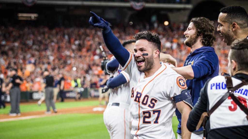 Astros' Jose Altuve gets jersey ripped off after game-winning