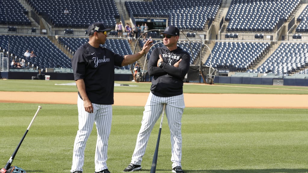 Yankees name L yankees mlb jersey weigh uis Rojas new third-base coach