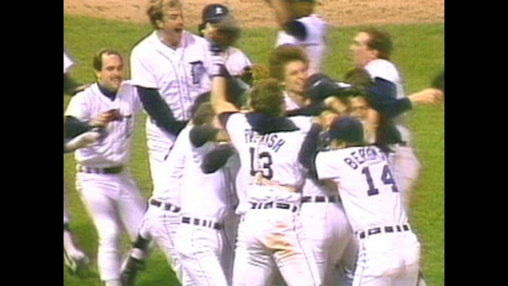 kirk-gibson-of-the-detroit-tigers-high-fives-with-lance-parrish-of