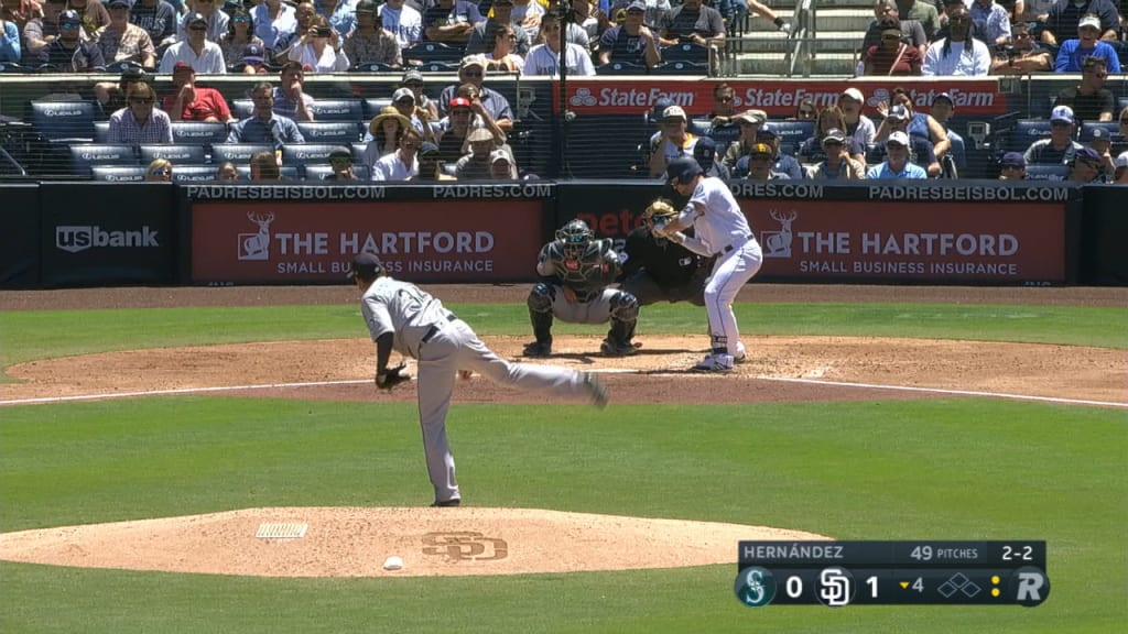 Hernandez strikes out Renfroe