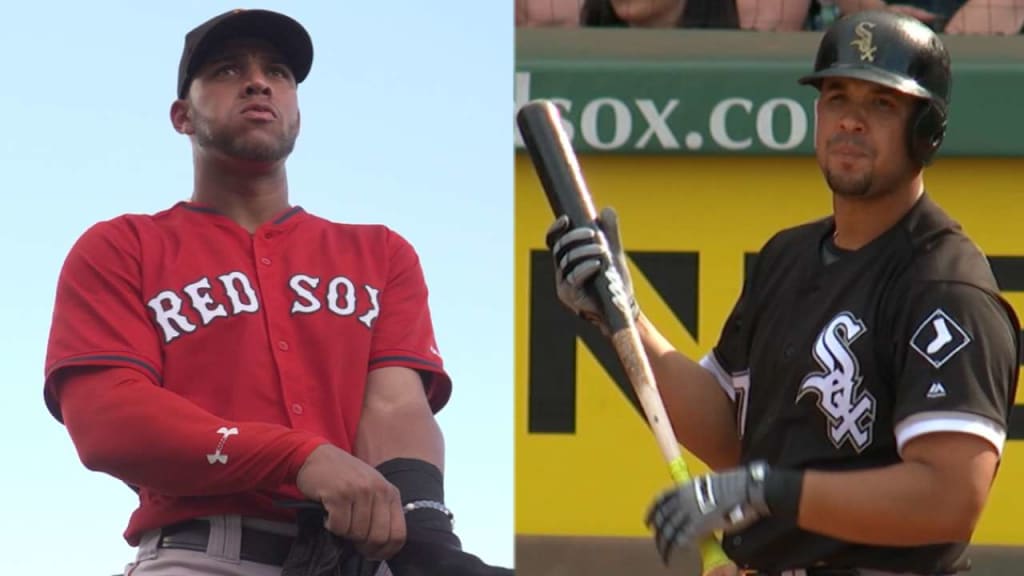 Yoan Moncada, former Red Sox prospect traded for Chris Sale, signs