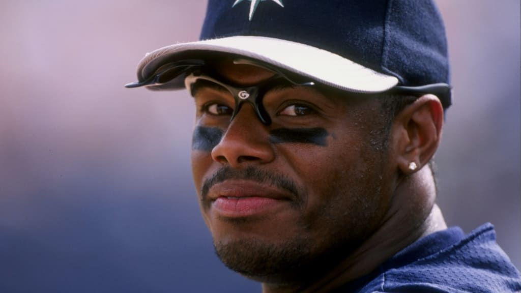 10 GIFs that showcase the awesomeness of new Hall of Famer Ken Griffey Jr.