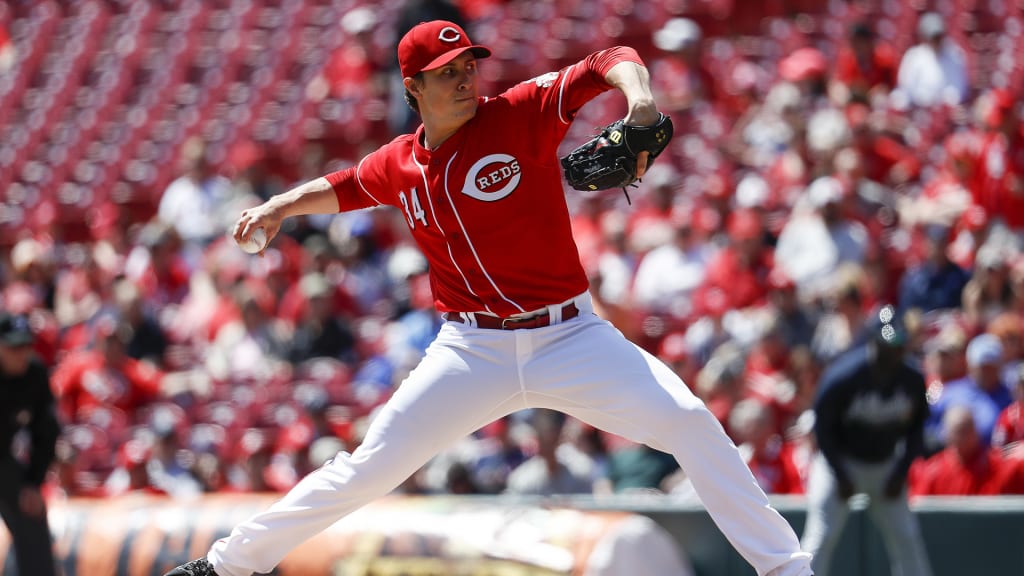 Cincinnati Reds starting pitcher Homer Bailey throws in the first inning of a baseball game against the Atlanta Braves, Thursday, April 26, 2018, in Cincinnati. (AP Photo/John Minchillo)