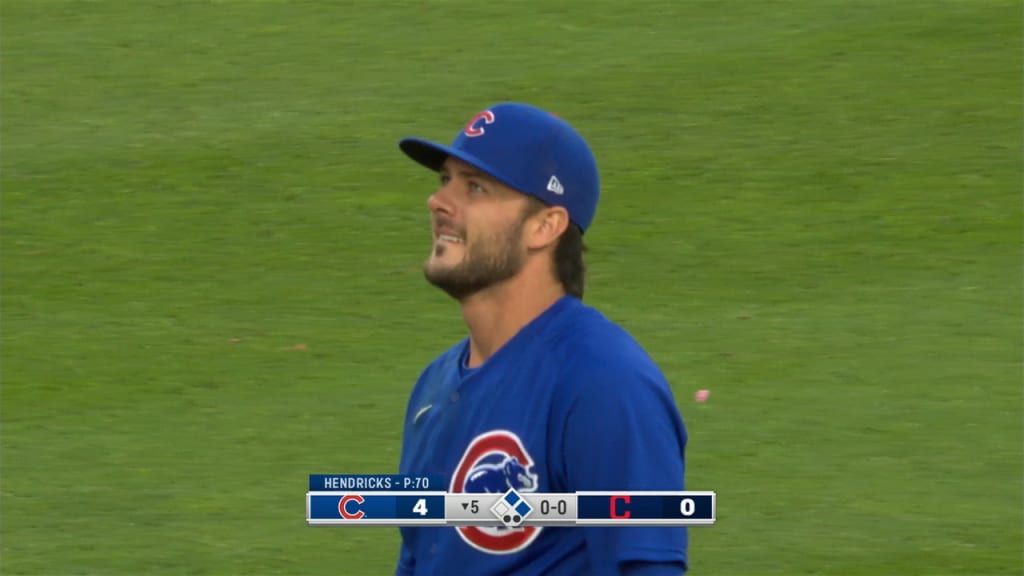 Kris Bryant injures left wrist