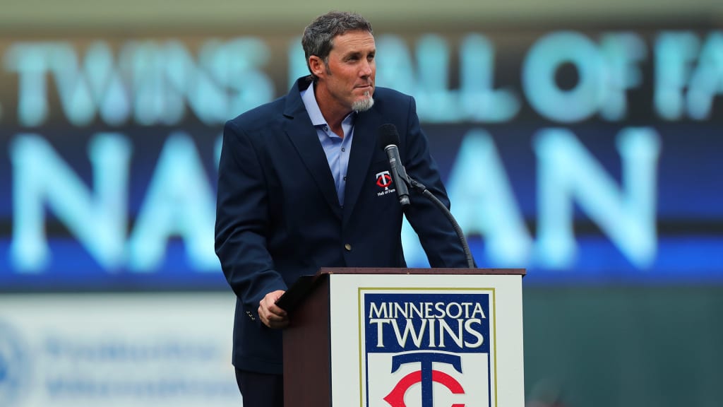 Rain can't slow Joe Nathan's Twins Hall of Fame ceremony