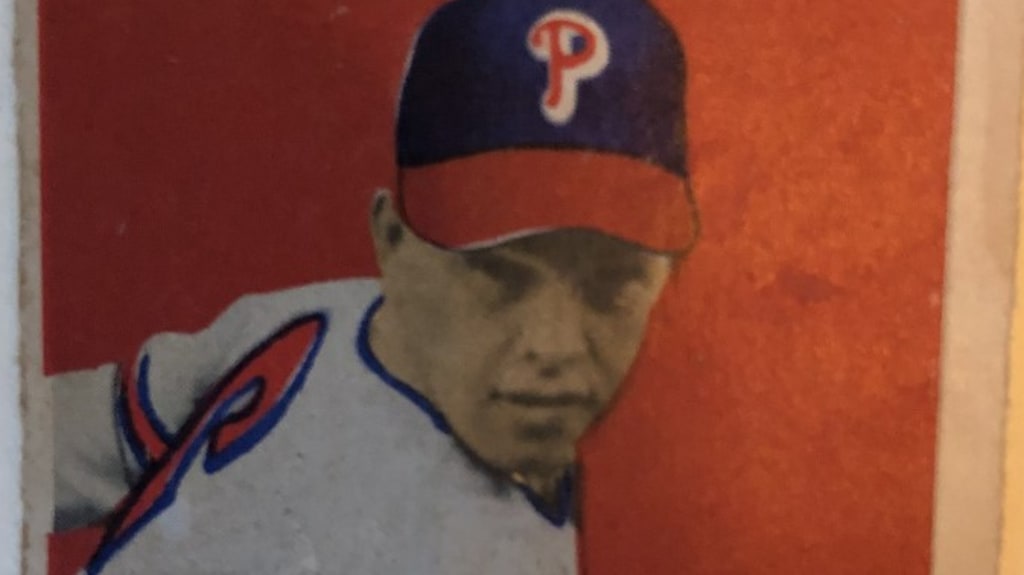 The strangest batting stance I ever saw. Stan Lopata, Phillies catcher in  the 1950s : r/baseball