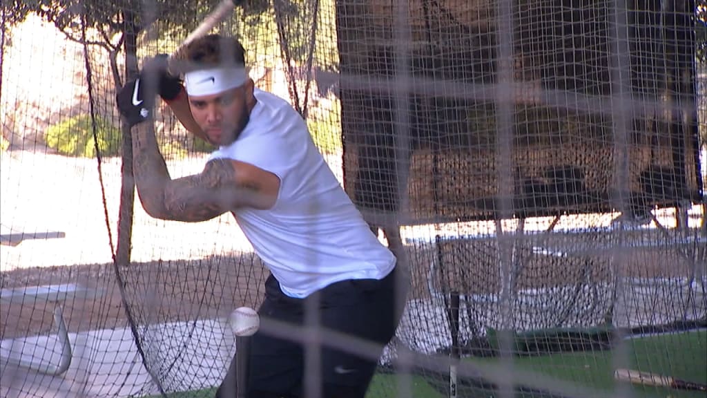 Yoan Moncada Displays Switch Hitting Ability in Batting Practice