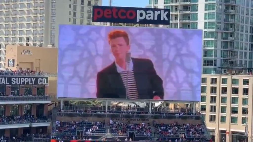 I Got Rick Rolled By A  Ad :( 