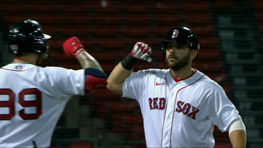 A's set to sign Mitch Moreland, an experienced left-handed bat