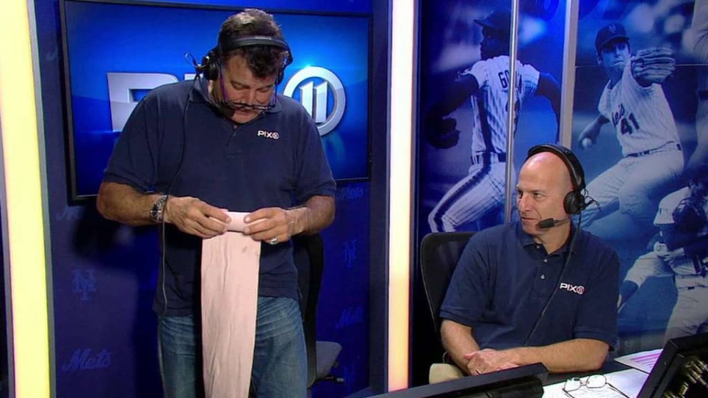 Hernandez struggles with bandage