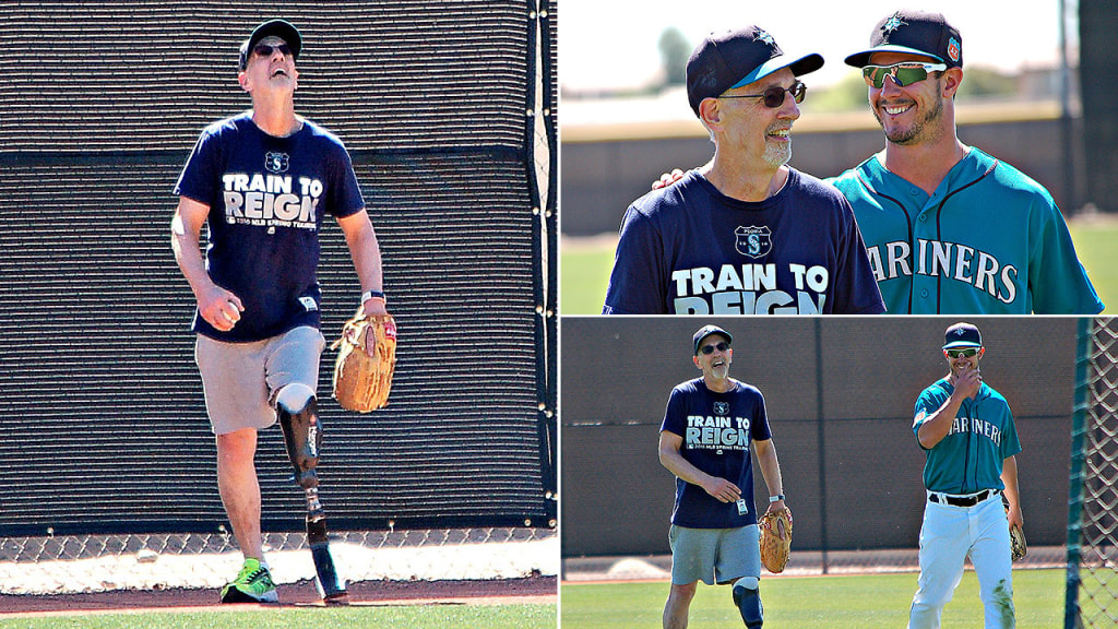 Mariners fan Ed Sproull shagged balls in the outfield and met players such as Boog Powell. (Greg Johns)