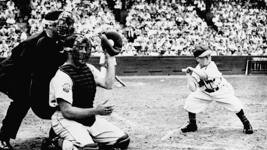 Bill Veeck holds 'Grandstand Managers Night'