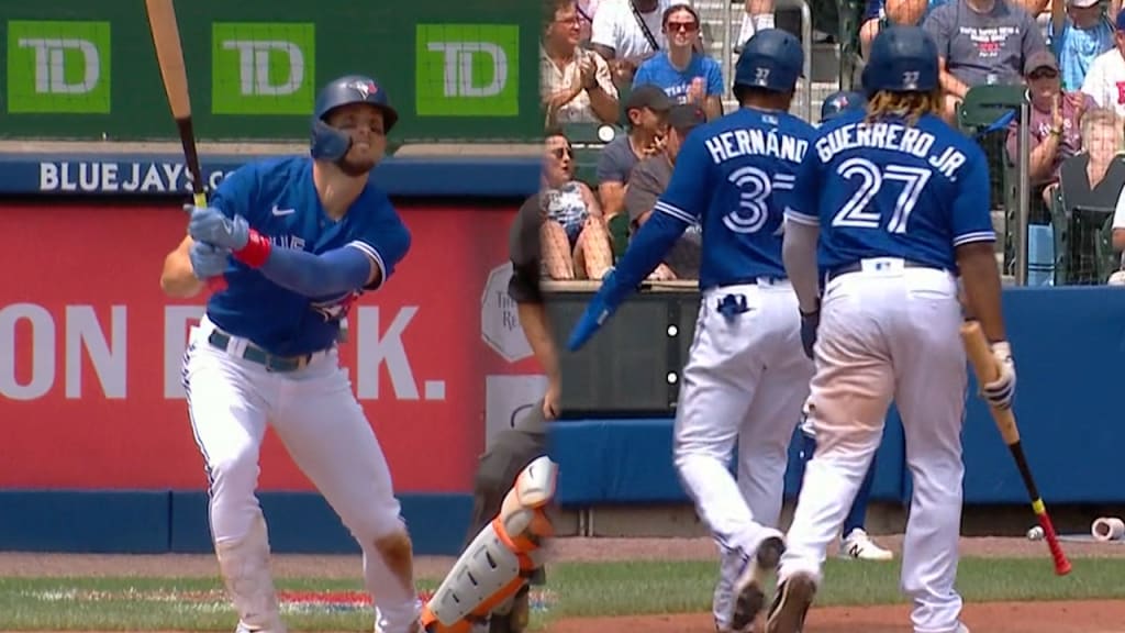 Guerrero Jr. takes over MLB home run lead as Blue Jays dominate