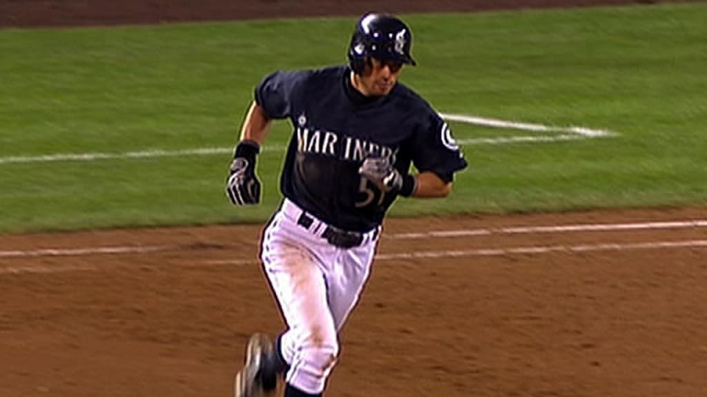 Miami Marlins outfielder Ichiro Suzuki's gear used when he recorded his  3,000th career hit headed to Cooperstown