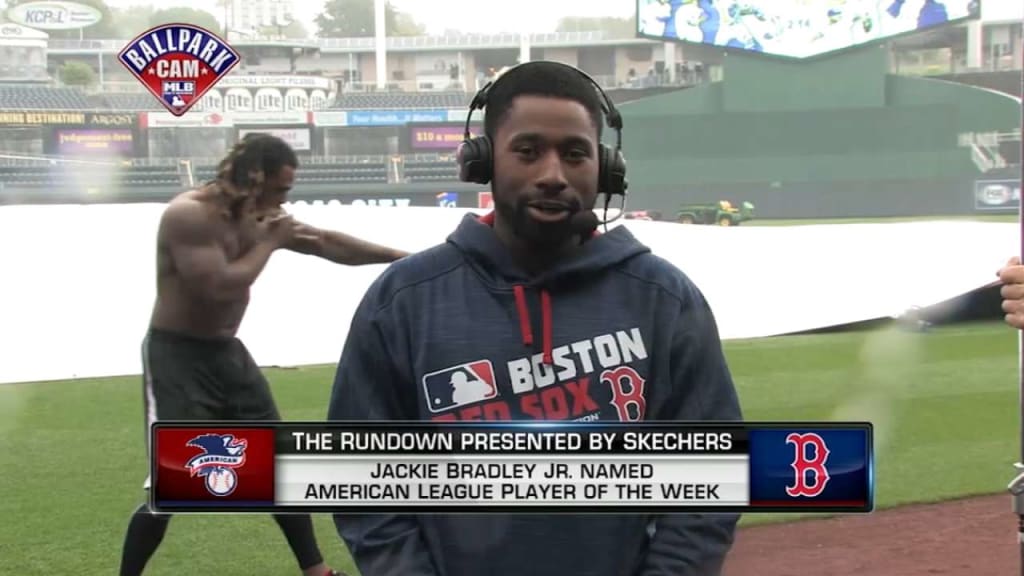 Hanley photobombs Bradley Jr.