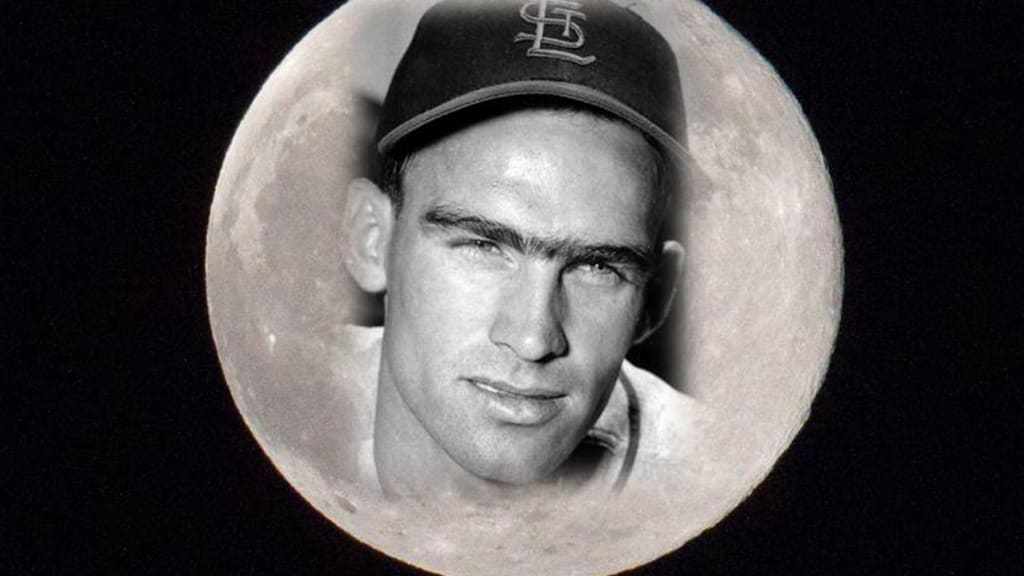 Wally Moon was an iconic baseball player with the Los Angeles Dodgers in  the late 1950s when they played home games at the Memorial Coliseum Stock  Photo - Alamy