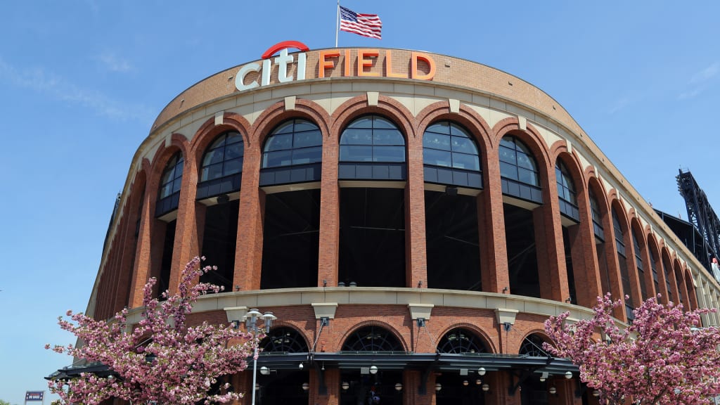 De Blasio, NY Mets welcome Queens residents to Citi Field, the