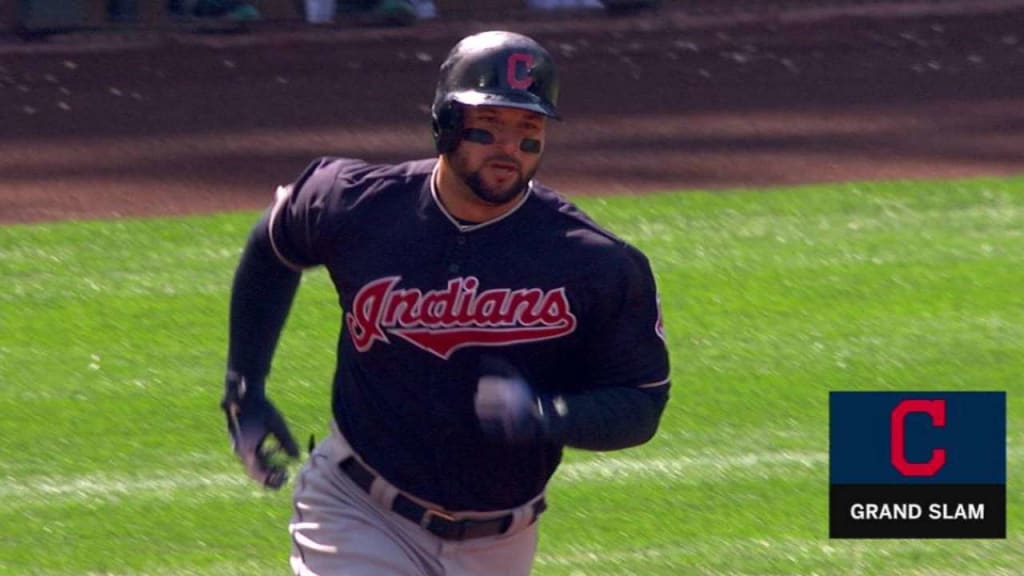 Mariners' Ichiro Suzuki robs home run Mariners' Ichiro Suzuki robs home run