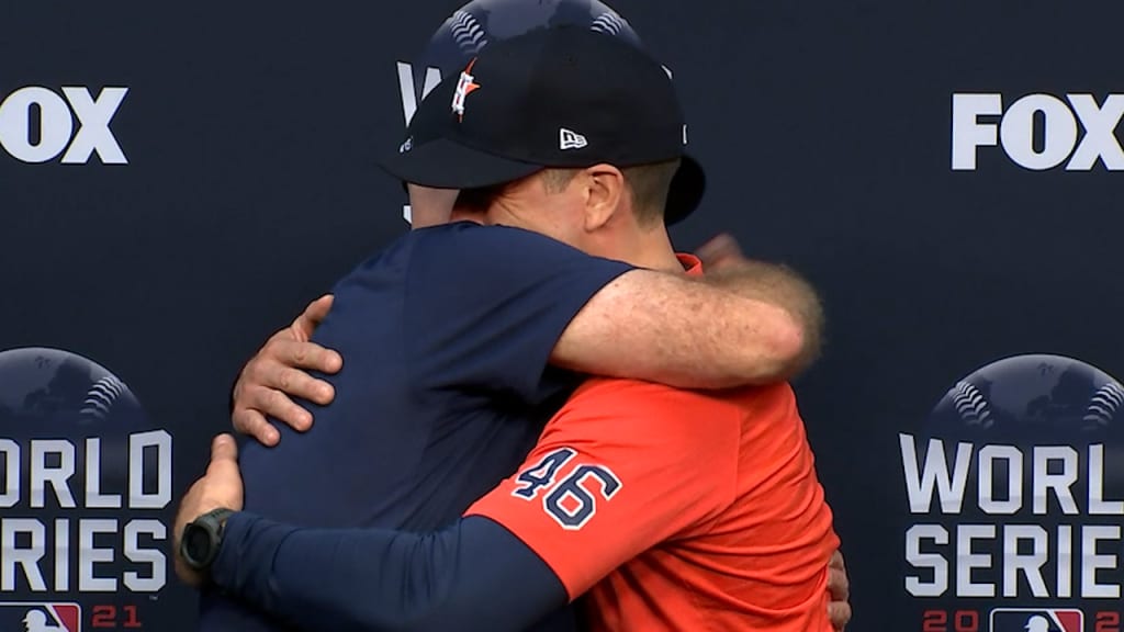 Brian and Troy Snitker meet as father, son in 2021 World Series