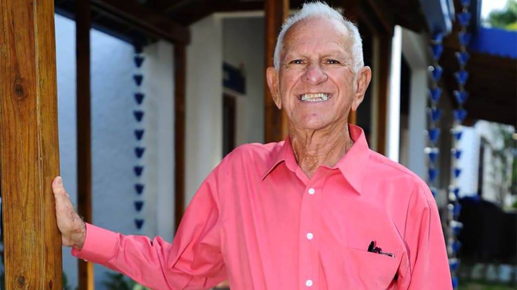 Camilo Pascual recalls watching Kenley Jansen throw out potential basestealers from his knees. (Jon SooHoo/Dodgers)