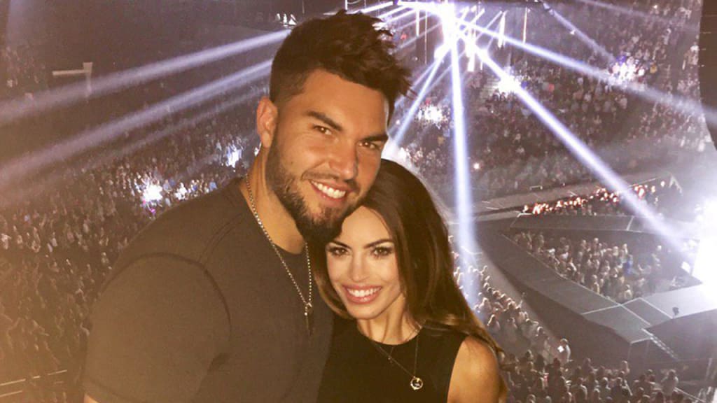 Kacie McDonnell shared a picture on Twitter during the Justin Bieber concert.