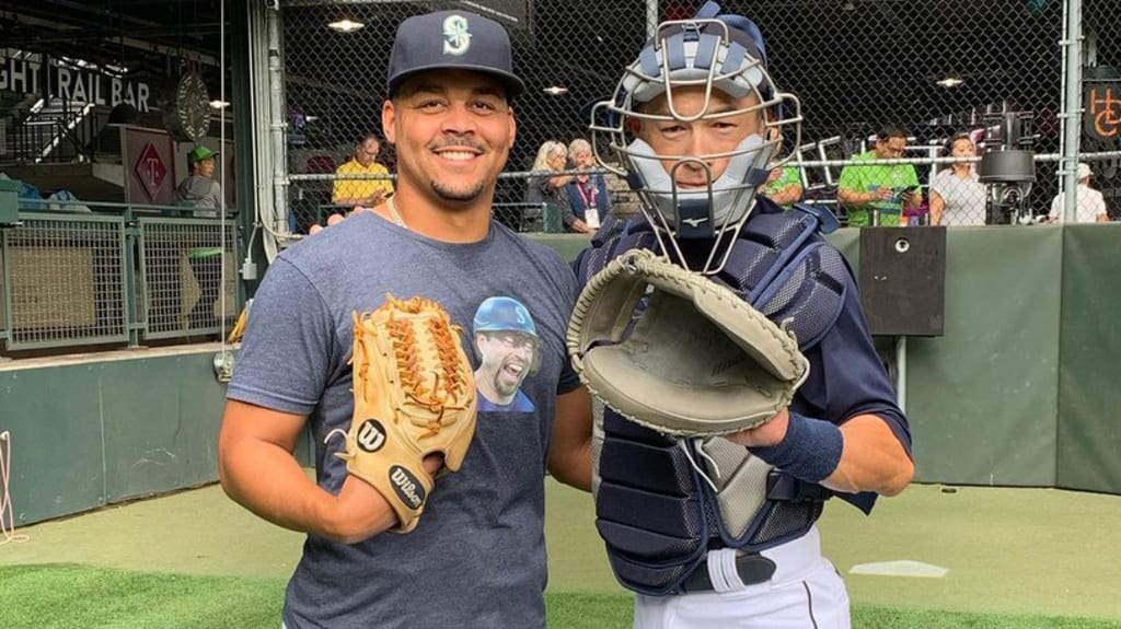 Ichiro Suzuki catches Justus Sheffield bullpen