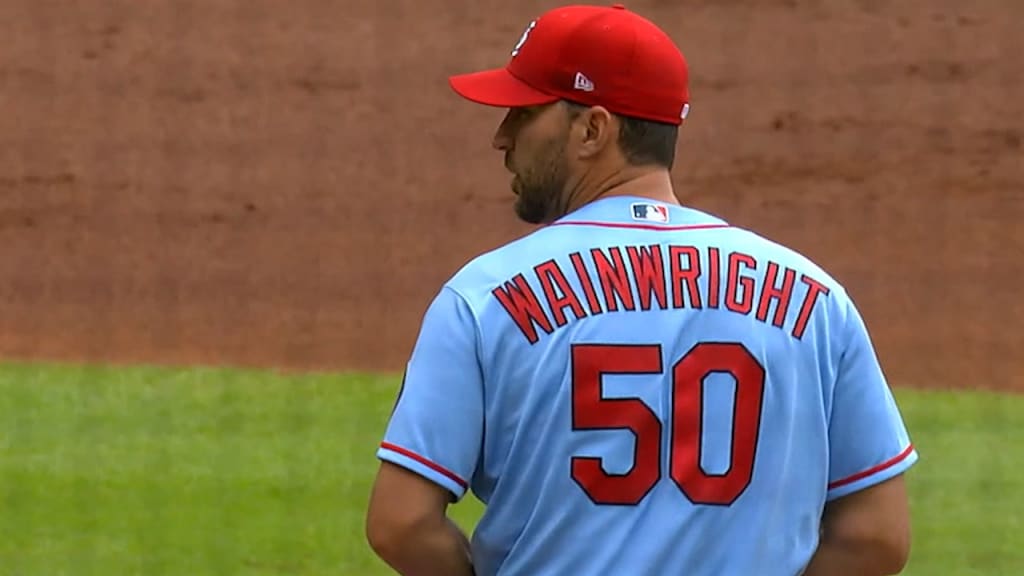 Wainwright twirls complete game