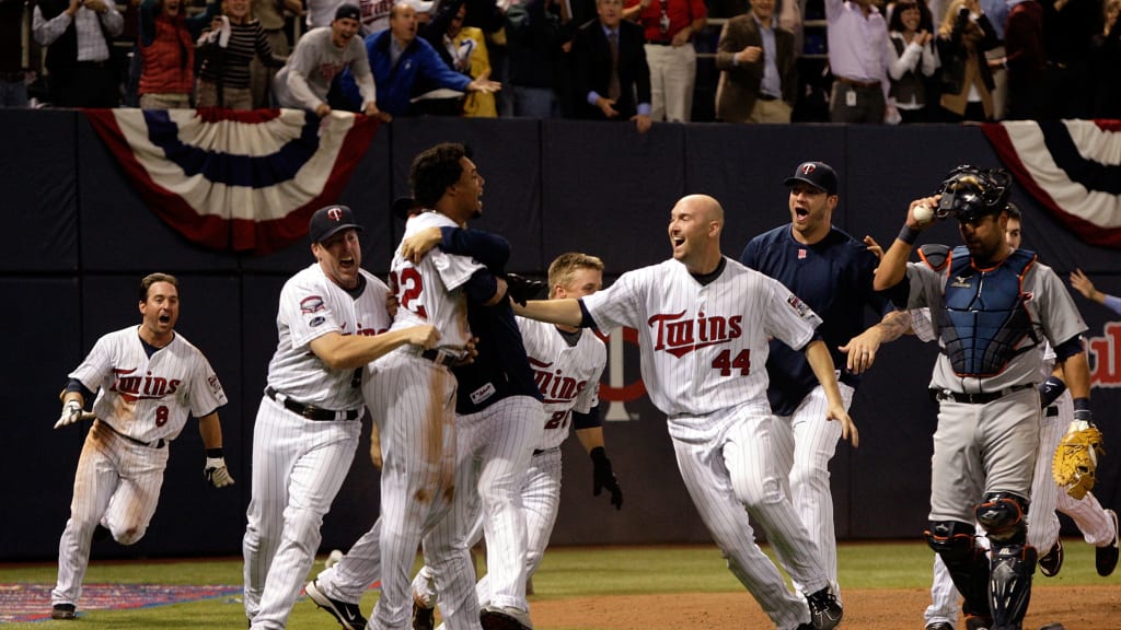 Eric Thames hit his career's 1st Walkoff homer which led to his jersey  being ripped off during the celebration.