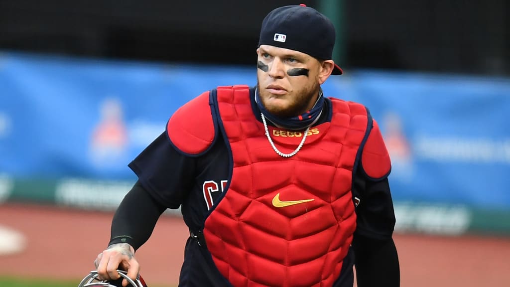 Roberto Perez has sore right shoulder