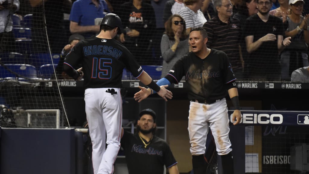 Marlins_black_20190629