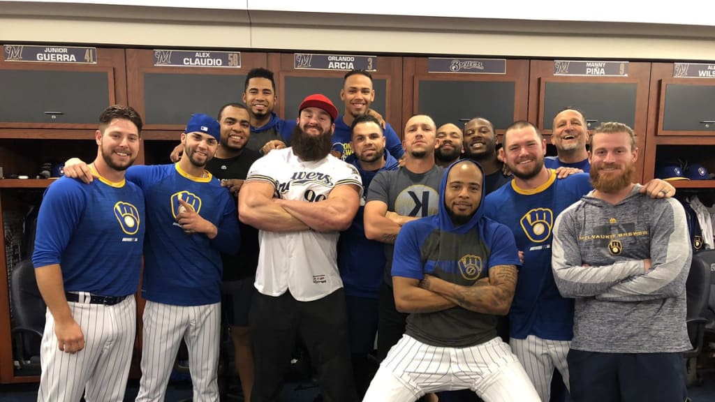 Braun Strowman Brewers Eric Thames — Tapping The Keg Sports