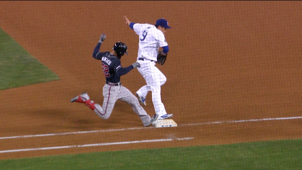 Muncy's sliding catch and throw