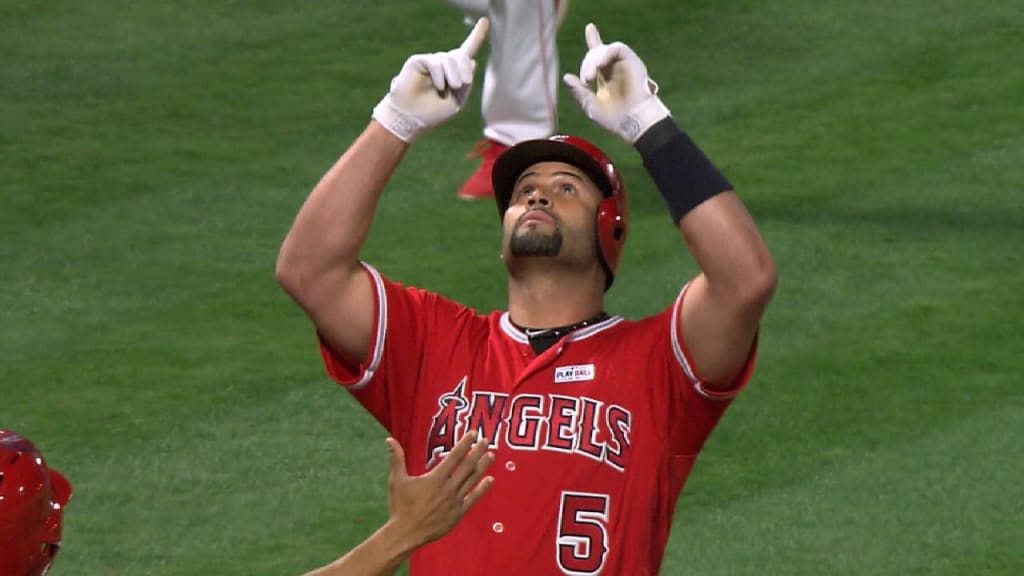 Willie Mays salutes Albert Pujols for 660th home run: 'Good for