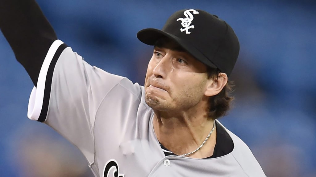 Miguel Gonzalez debuted for the White Sox on Monday, allowing five runs on 11 hits in 5 1/3 innings. (AP)